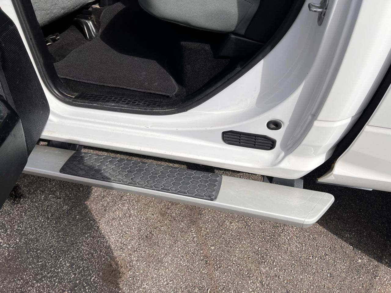 RAM 1500 4WD Crew Cab 140.5" Express 2015