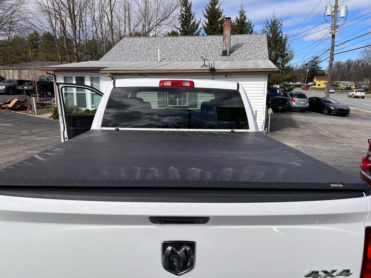 RAM 1500 4WD Crew Cab 140.5" Express 2015