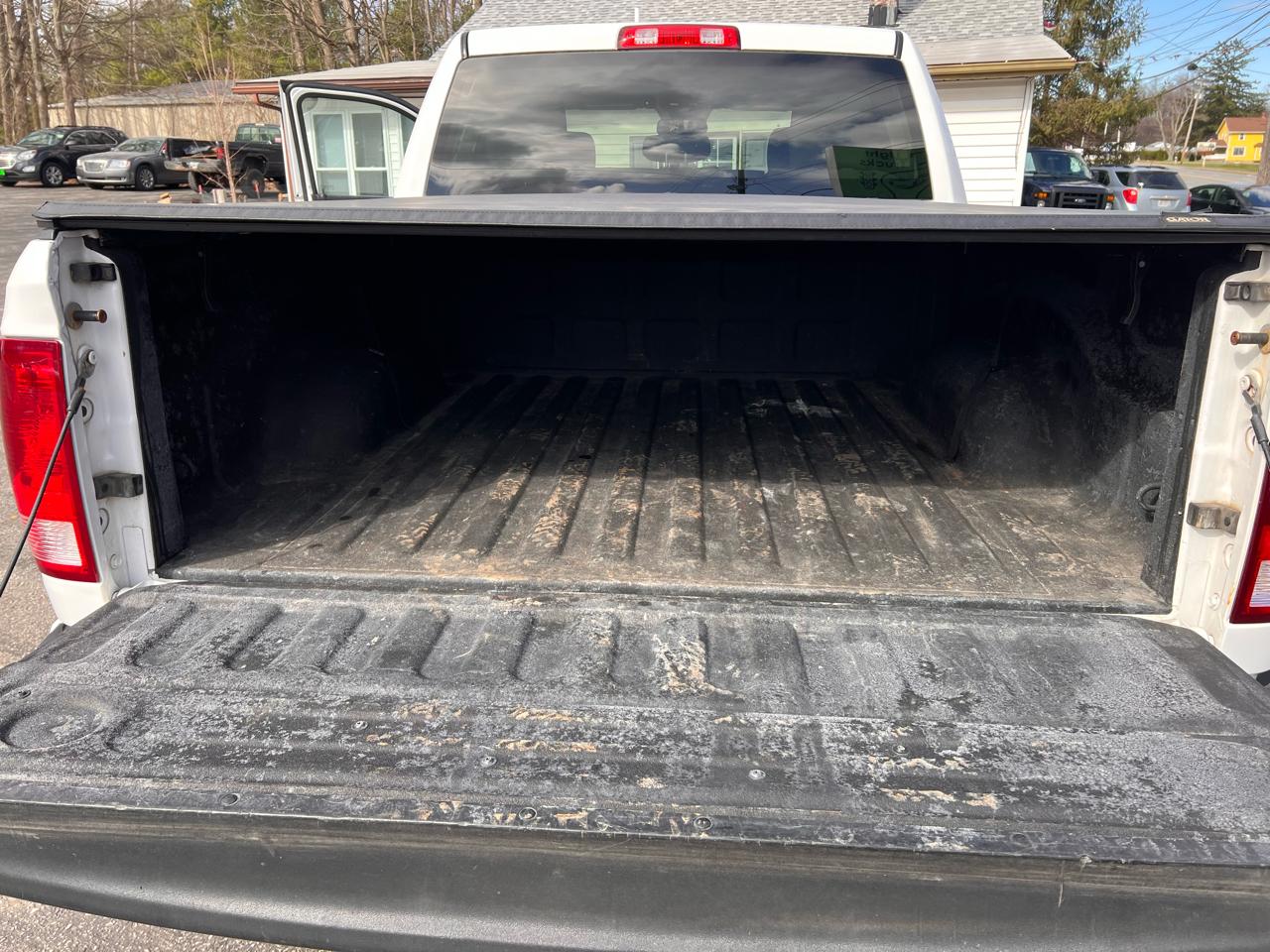 RAM 1500 4WD Crew Cab 140.5" Express 2015