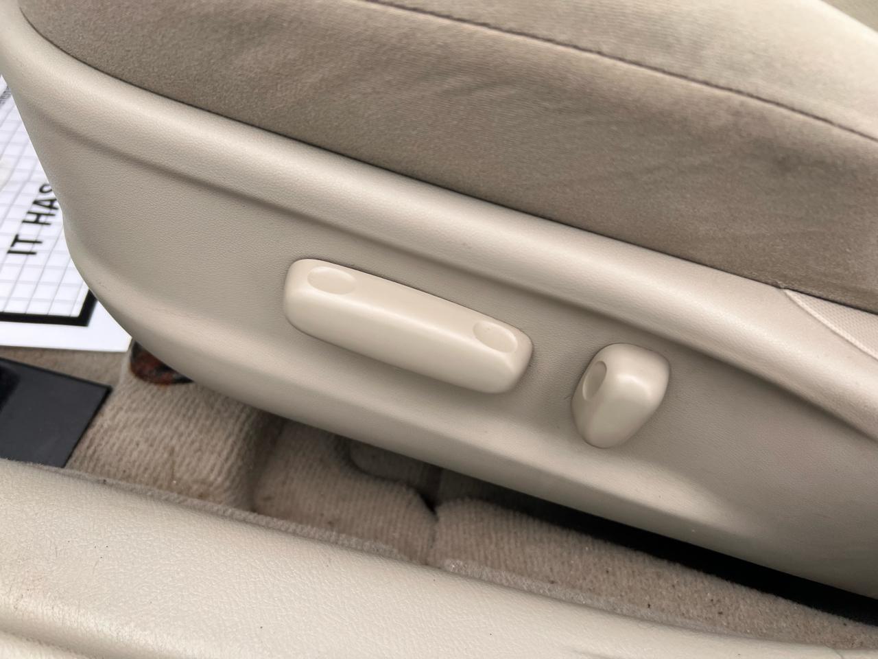 Toyota Camry 4dr Sdn I4 Auto XLE (Natl) 2007