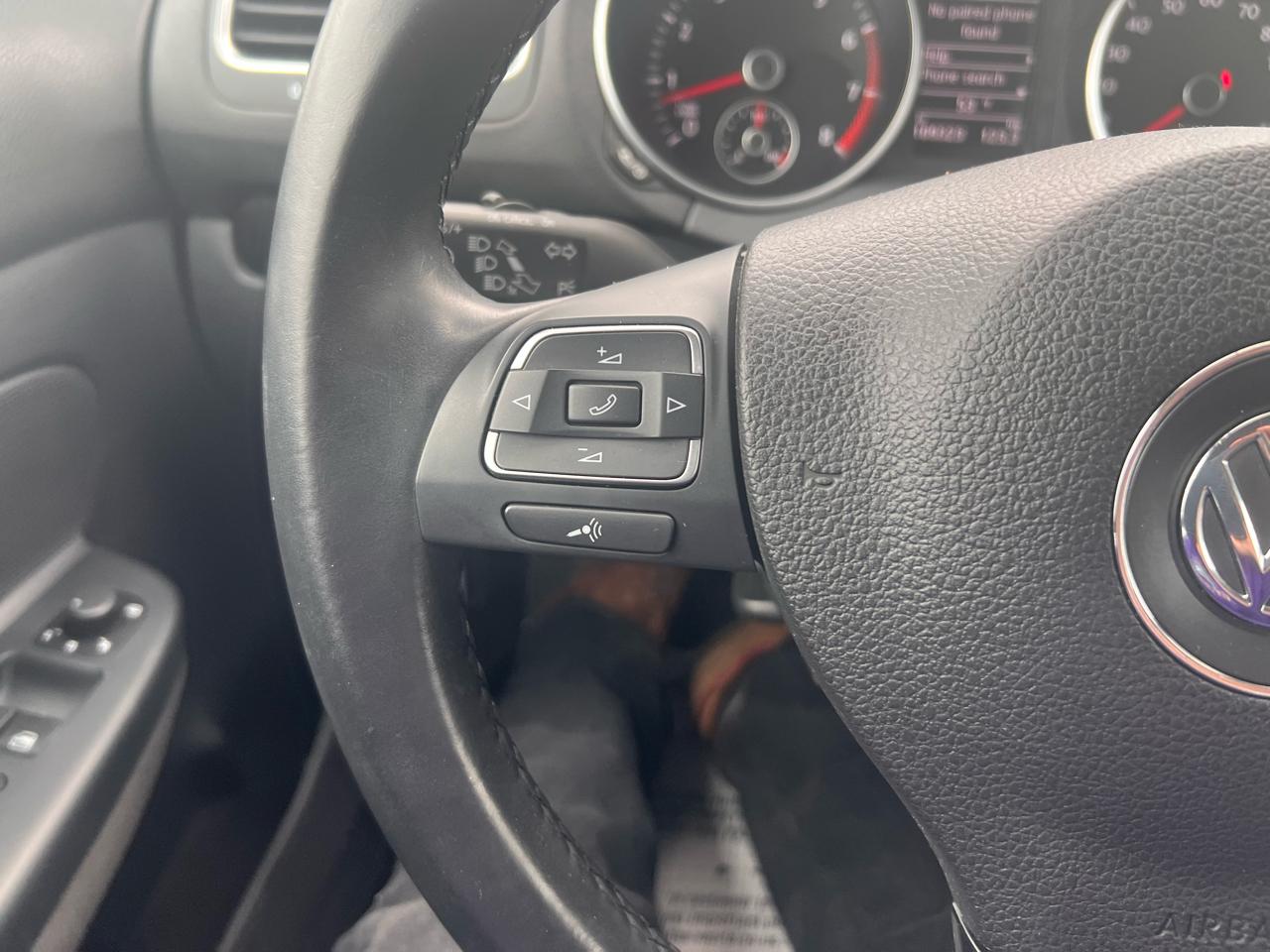 Volkswagen Jetta SportWagen 4dr Auto SE w/Sunroof PZEV 2013