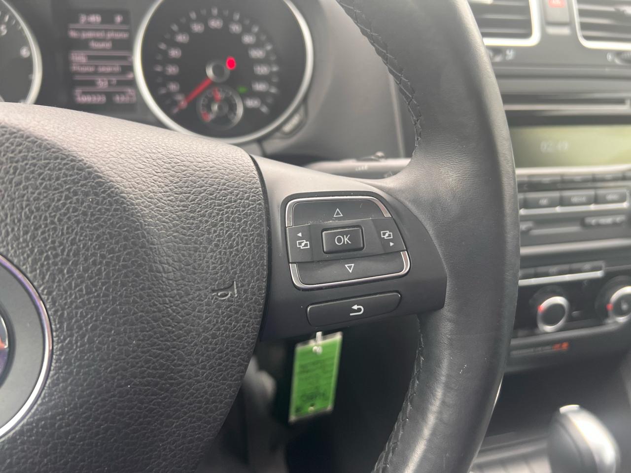 Volkswagen Jetta SportWagen 4dr Auto SE w/Sunroof PZEV 2013