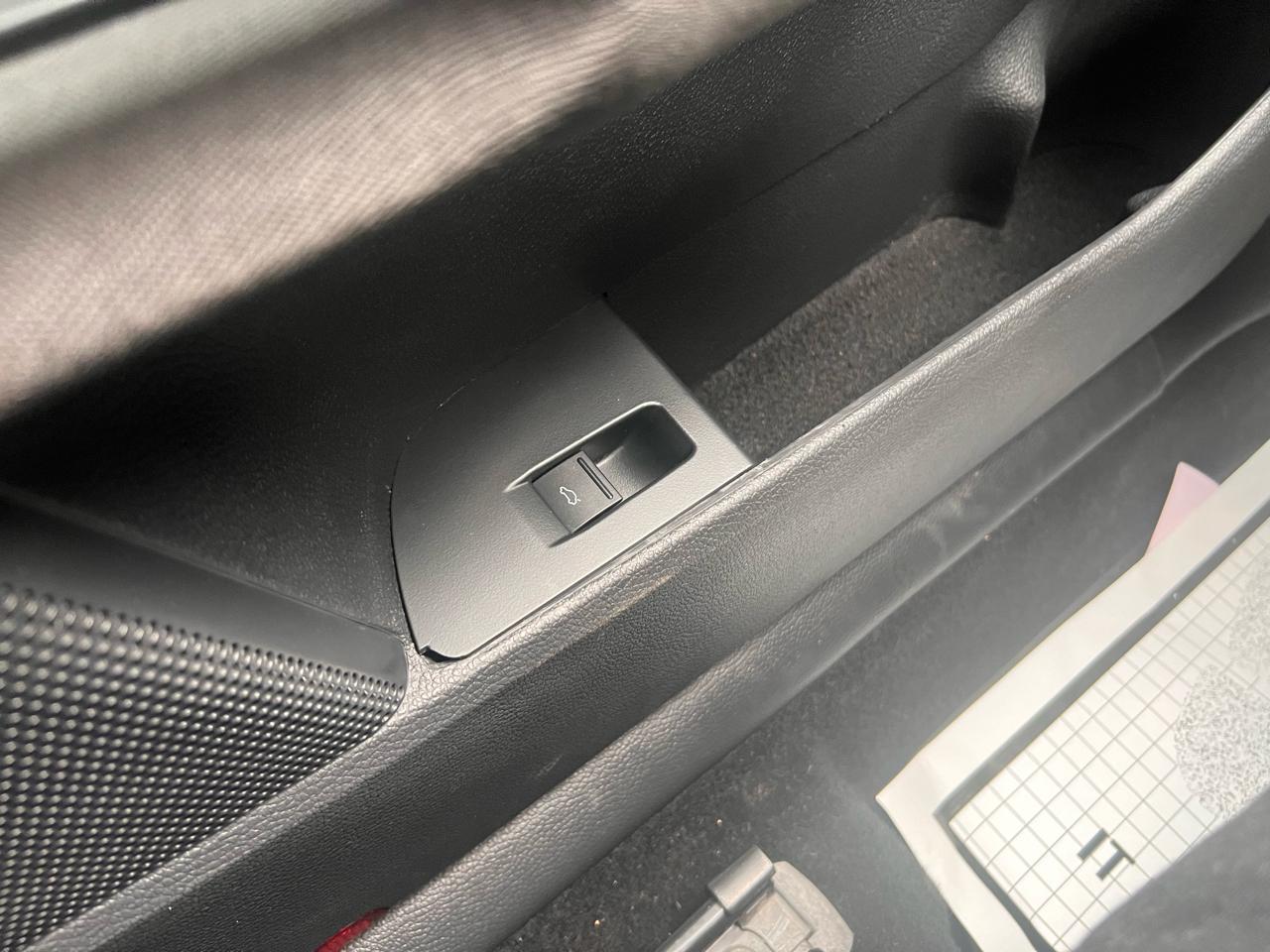 Volkswagen Jetta SportWagen 4dr Auto SE w/Sunroof PZEV 2013