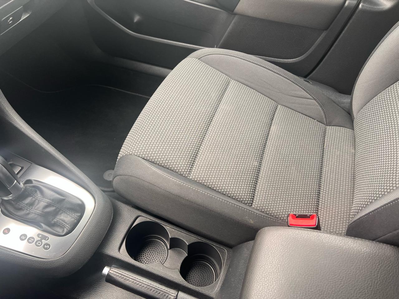 Volkswagen Jetta SportWagen 4dr Auto SE w/Sunroof PZEV 2013