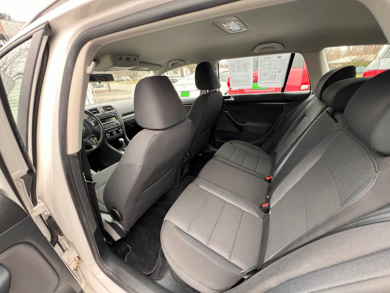 Volkswagen Jetta SportWagen 4dr Auto SE w/Sunroof PZEV 2013