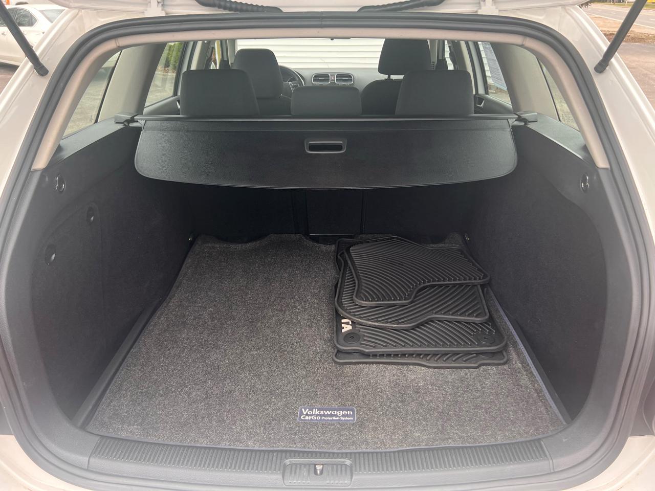 Volkswagen Jetta SportWagen 4dr Auto SE w/Sunroof PZEV 2013