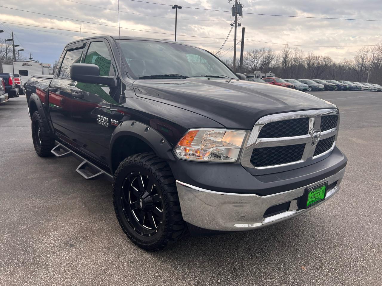 RAM 1500 4WD Crew Cab 140.5" SLT 2015