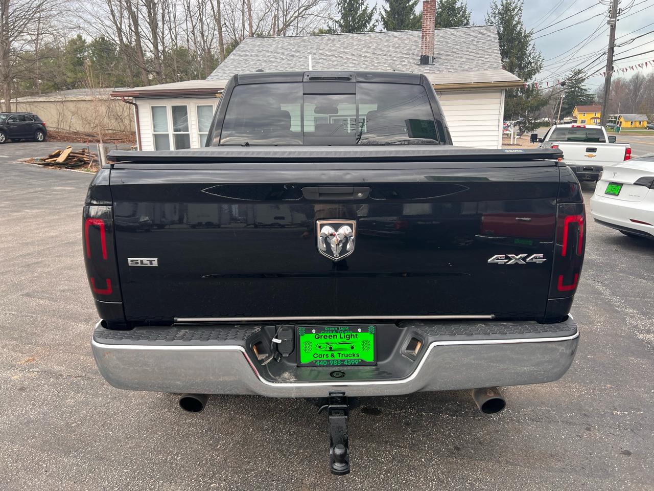 RAM 1500 4WD Crew Cab 140.5" SLT 2015