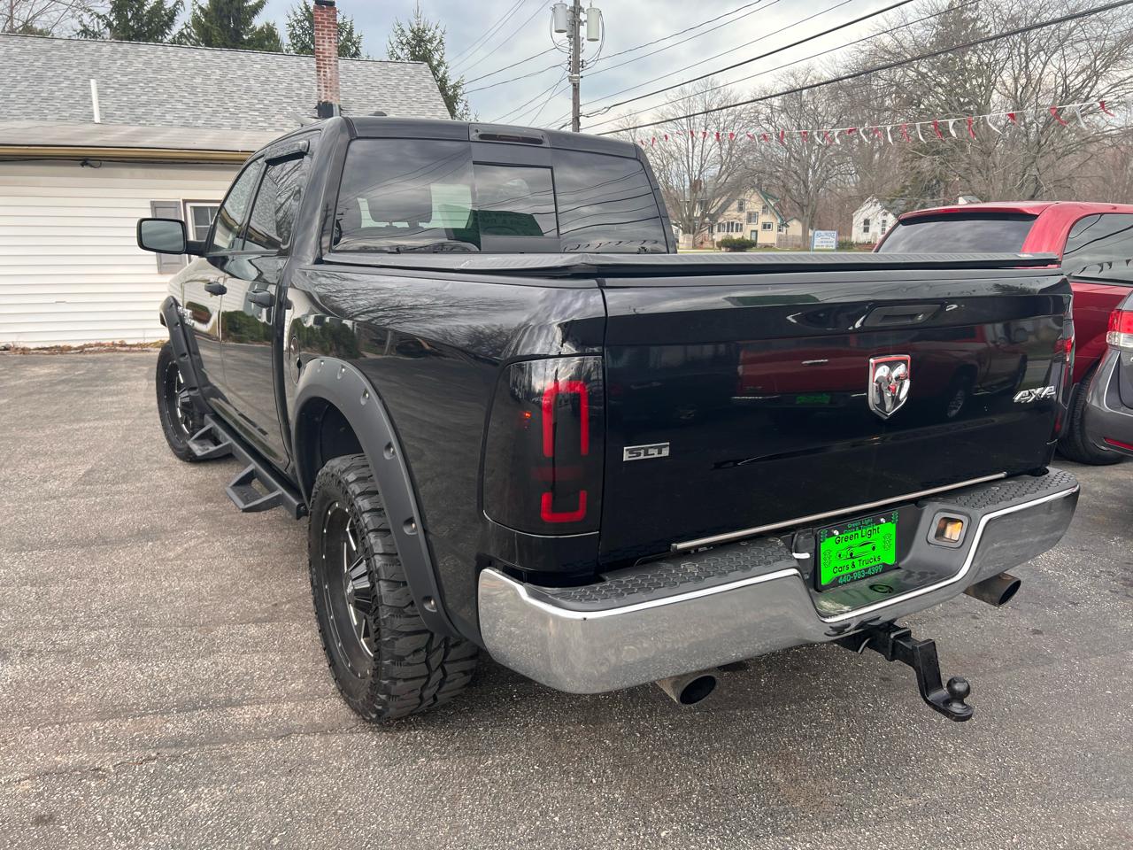 RAM 1500 4WD Crew Cab 140.5" SLT 2015