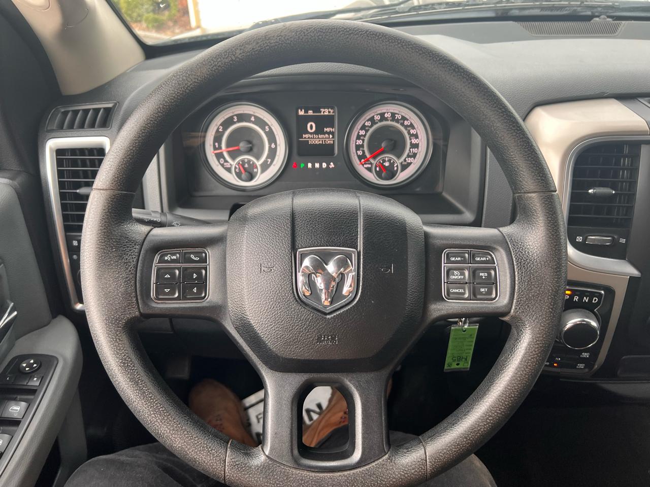 RAM 1500 4WD Crew Cab 140.5" SLT 2015