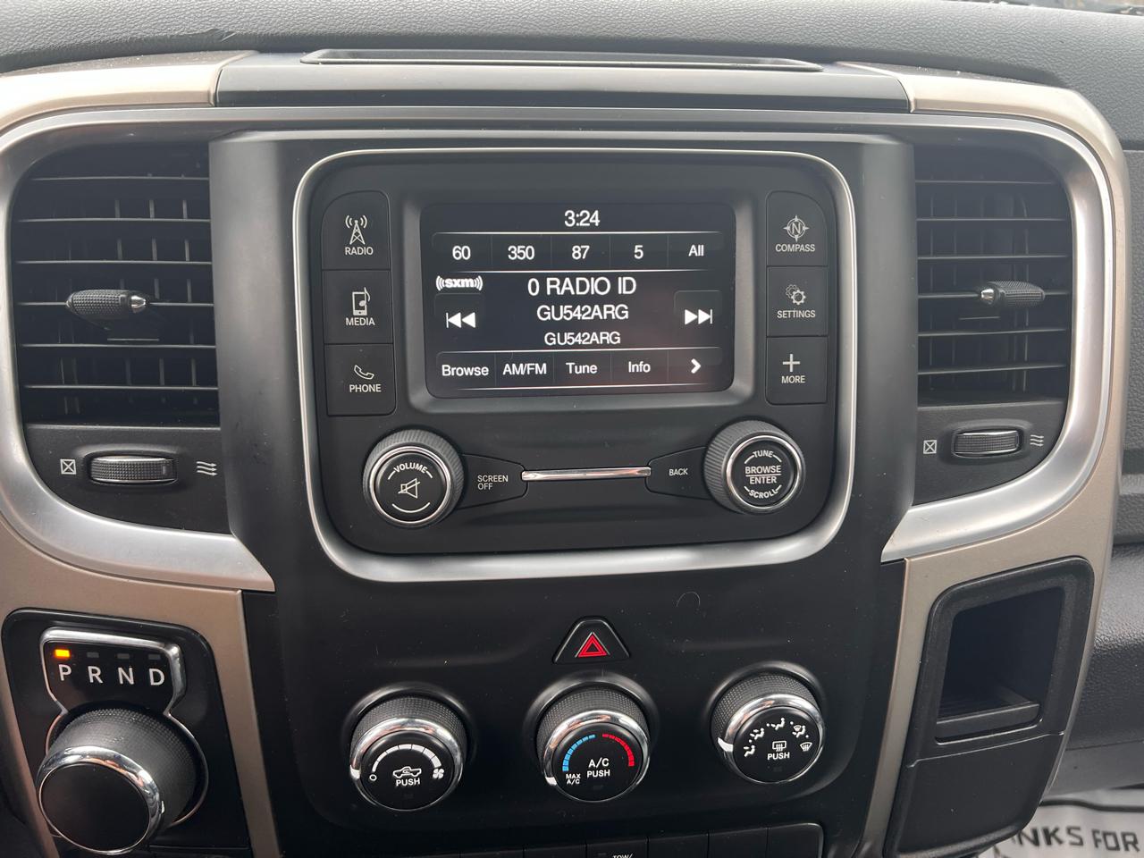 RAM 1500 4WD Crew Cab 140.5" SLT 2015