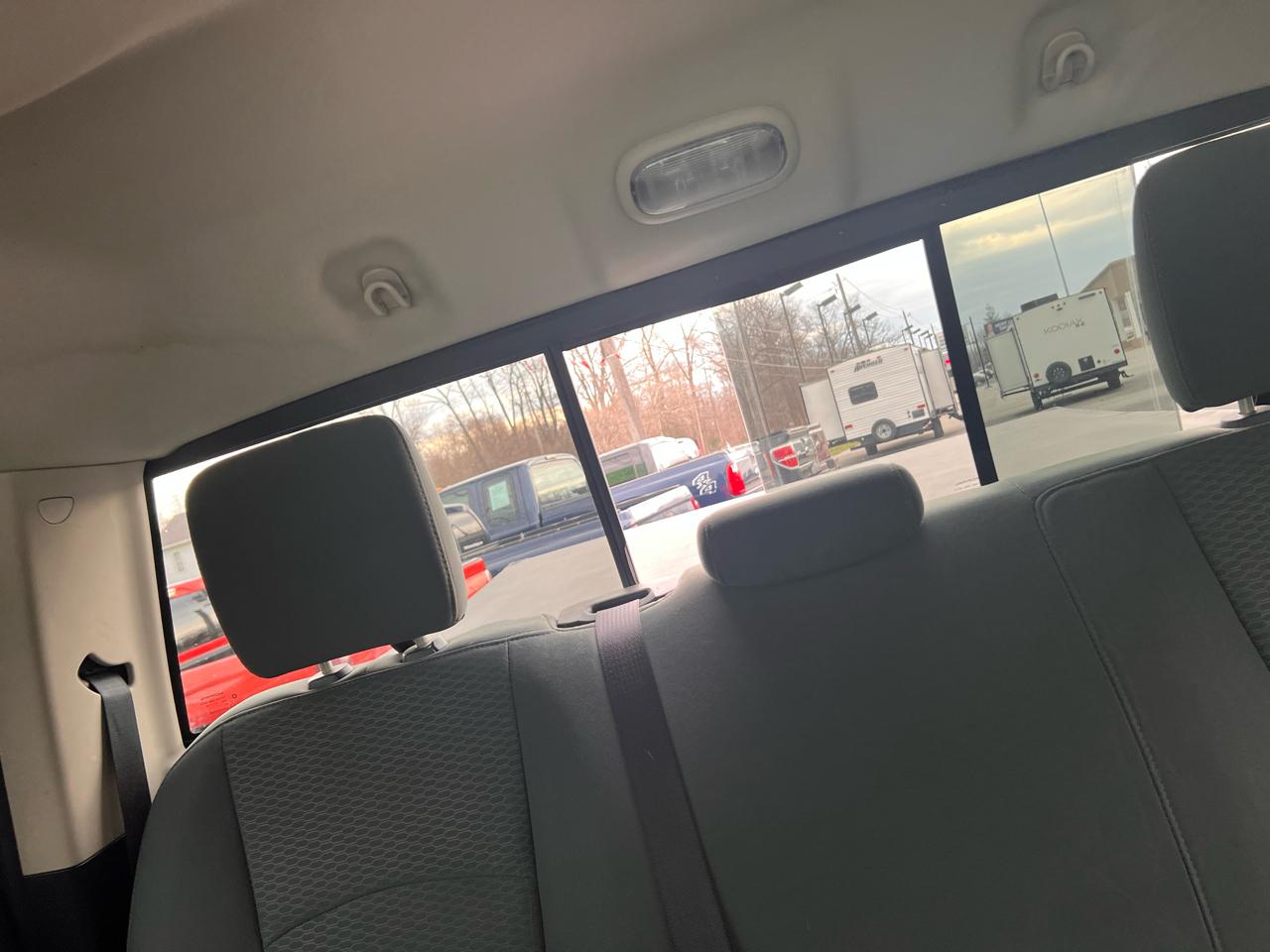 RAM 1500 4WD Crew Cab 140.5" SLT 2015