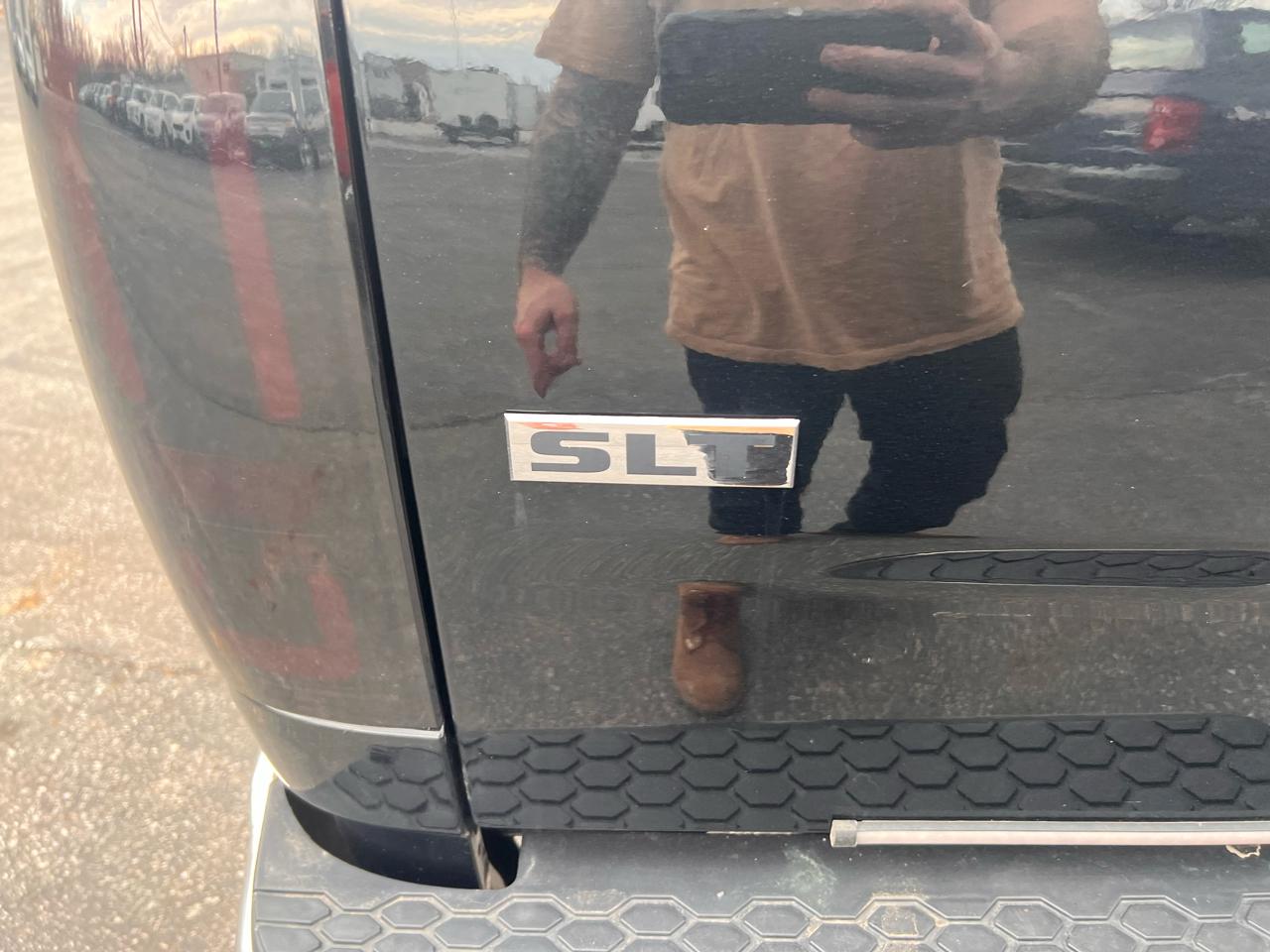 RAM 1500 4WD Crew Cab 140.5" SLT 2015