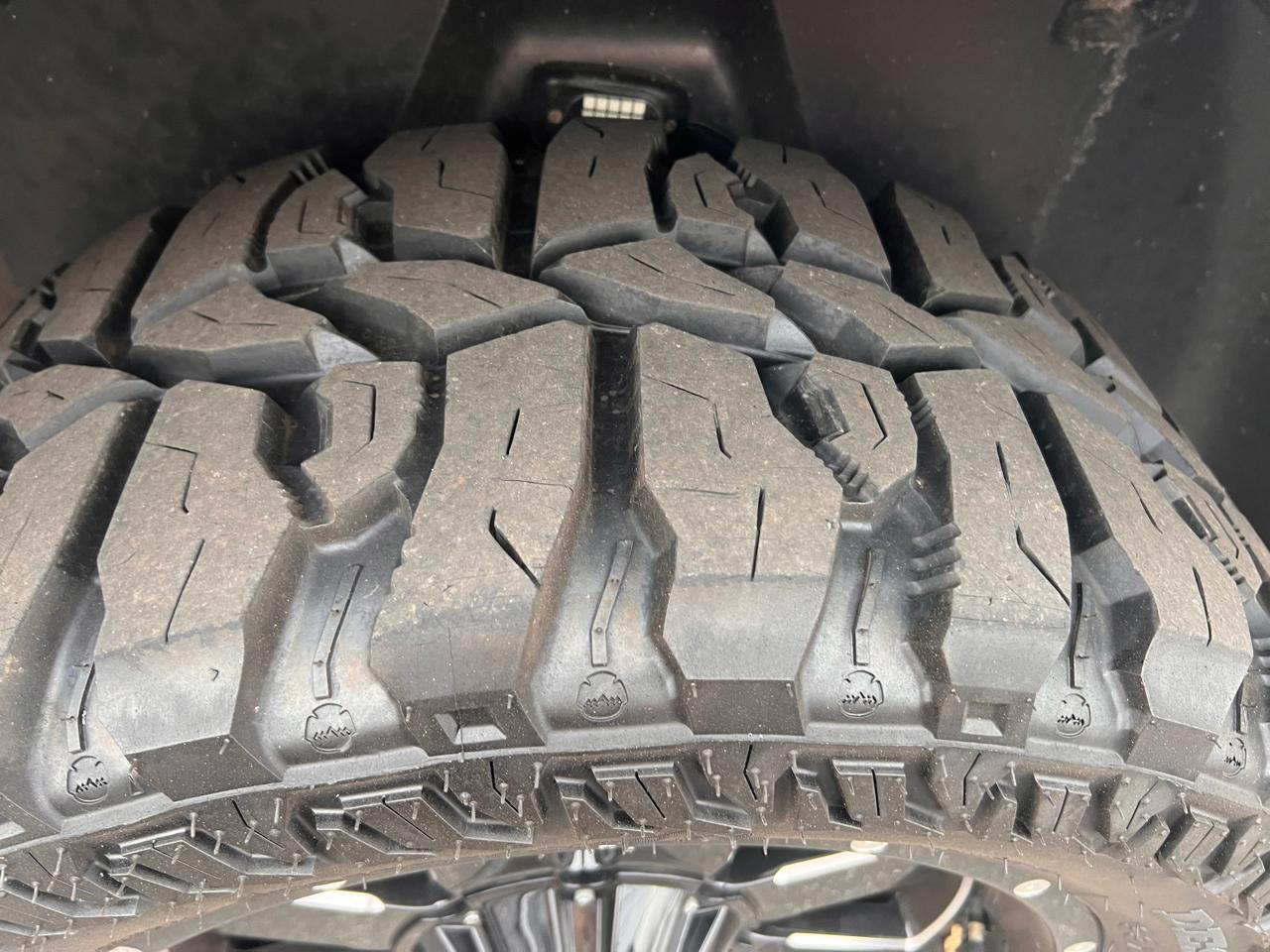 RAM 1500 4WD Crew Cab 140.5" SLT 2015