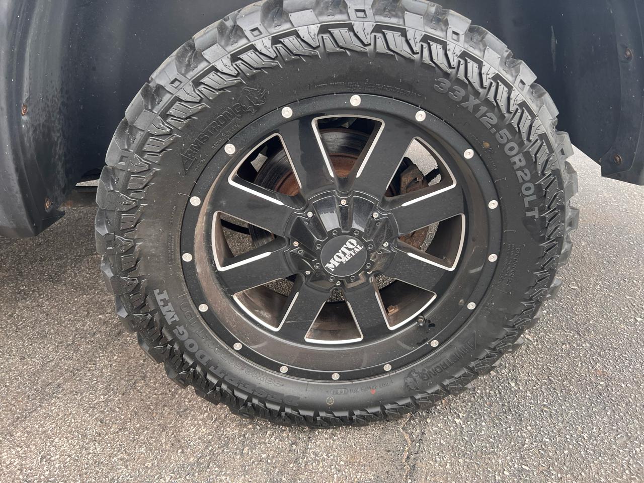 RAM 1500 4WD Crew Cab 140.5" SLT 2015