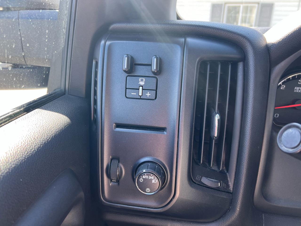 Chevrolet Silverado 1500 4WD Reg Cab 133.0" Work Truck 2017