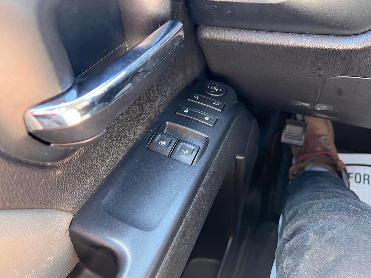 Chevrolet Silverado 1500 4WD Reg Cab 133.0" Work Truck 2017