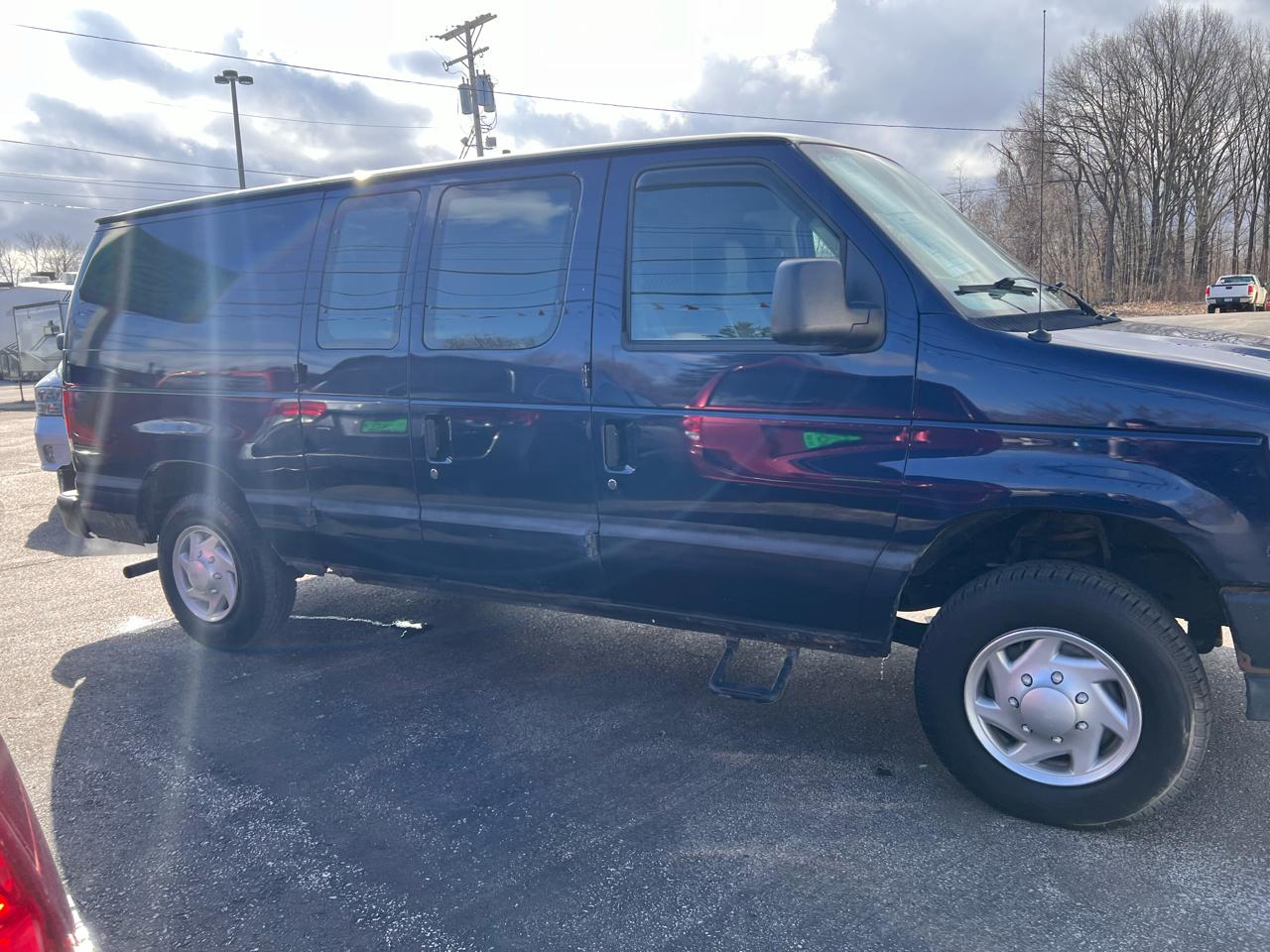 Ford Econoline Cargo Van E-150 Recreational 2011