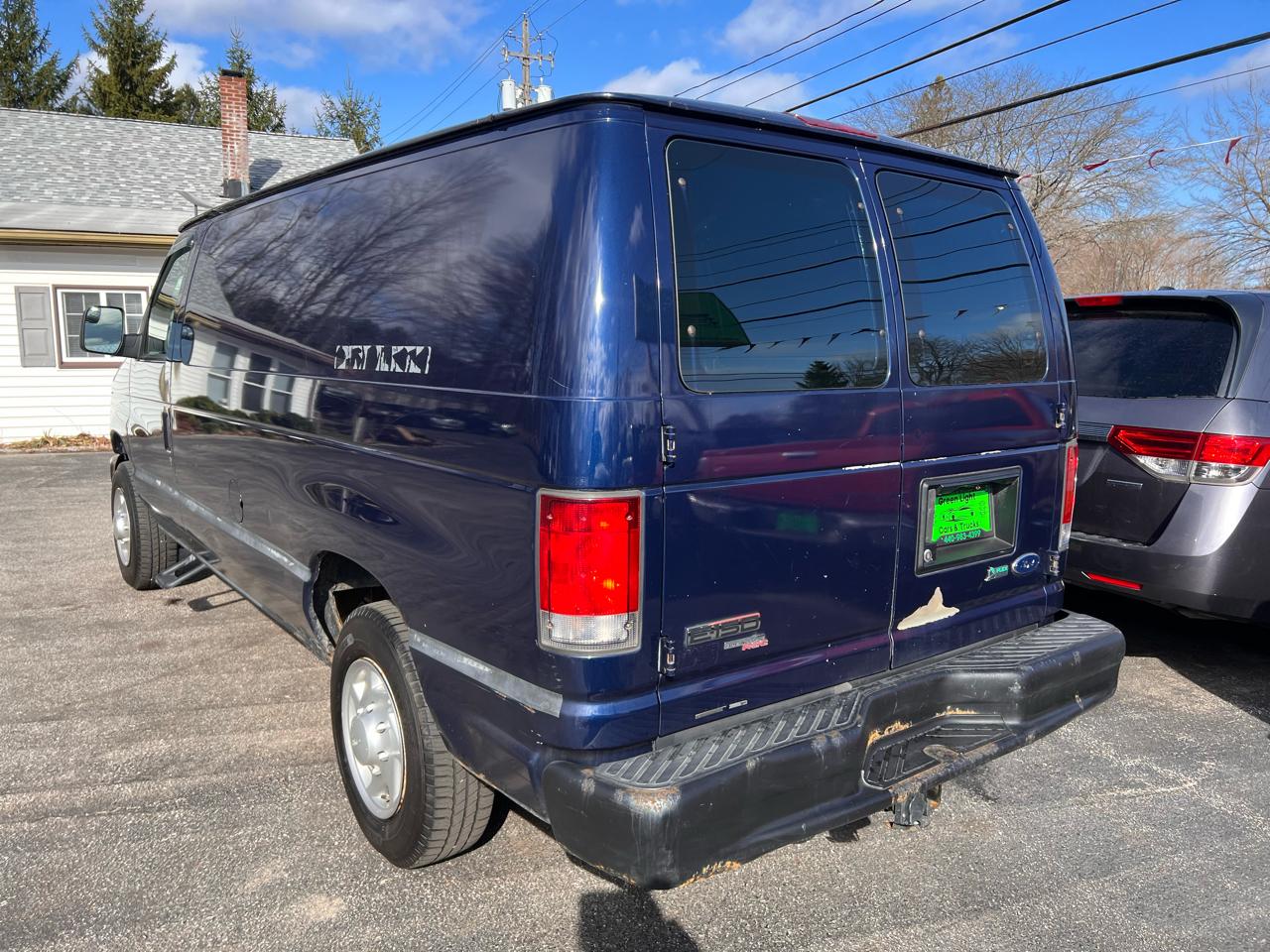 Ford Econoline Cargo Van E-150 Recreational 2011