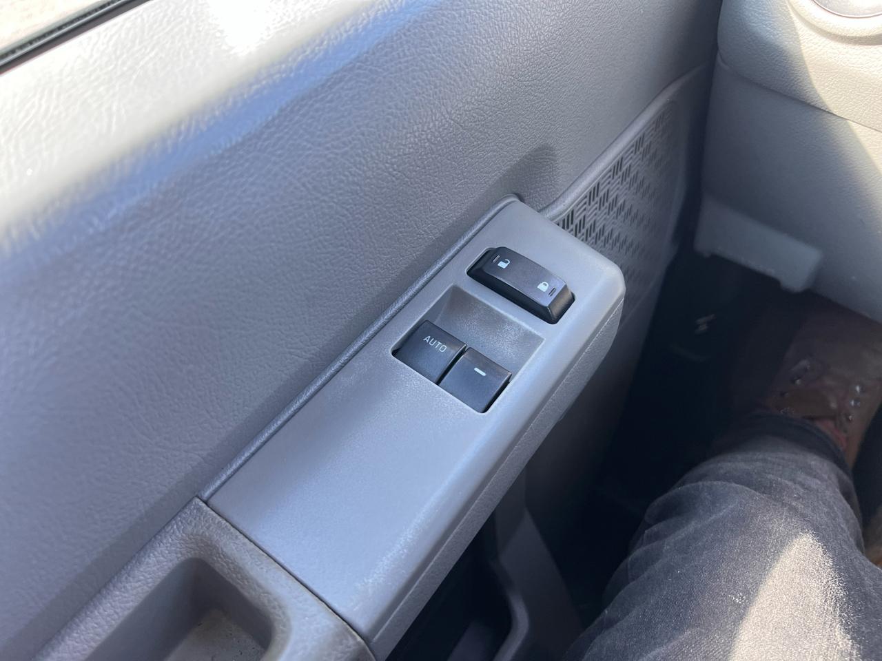 Ford Econoline Cargo Van E-150 Recreational 2011