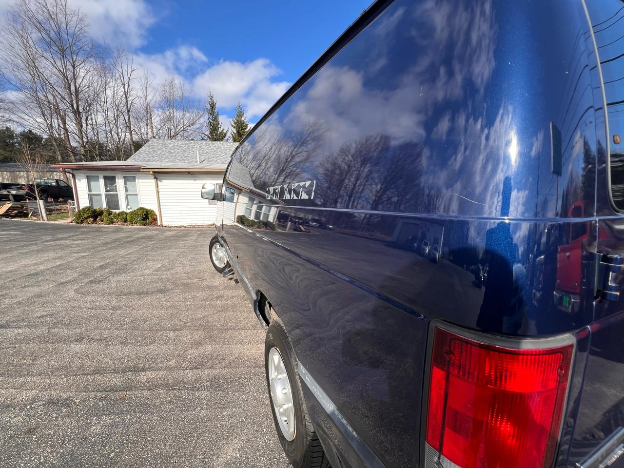 Ford Econoline Cargo Van E-150 Recreational 2011