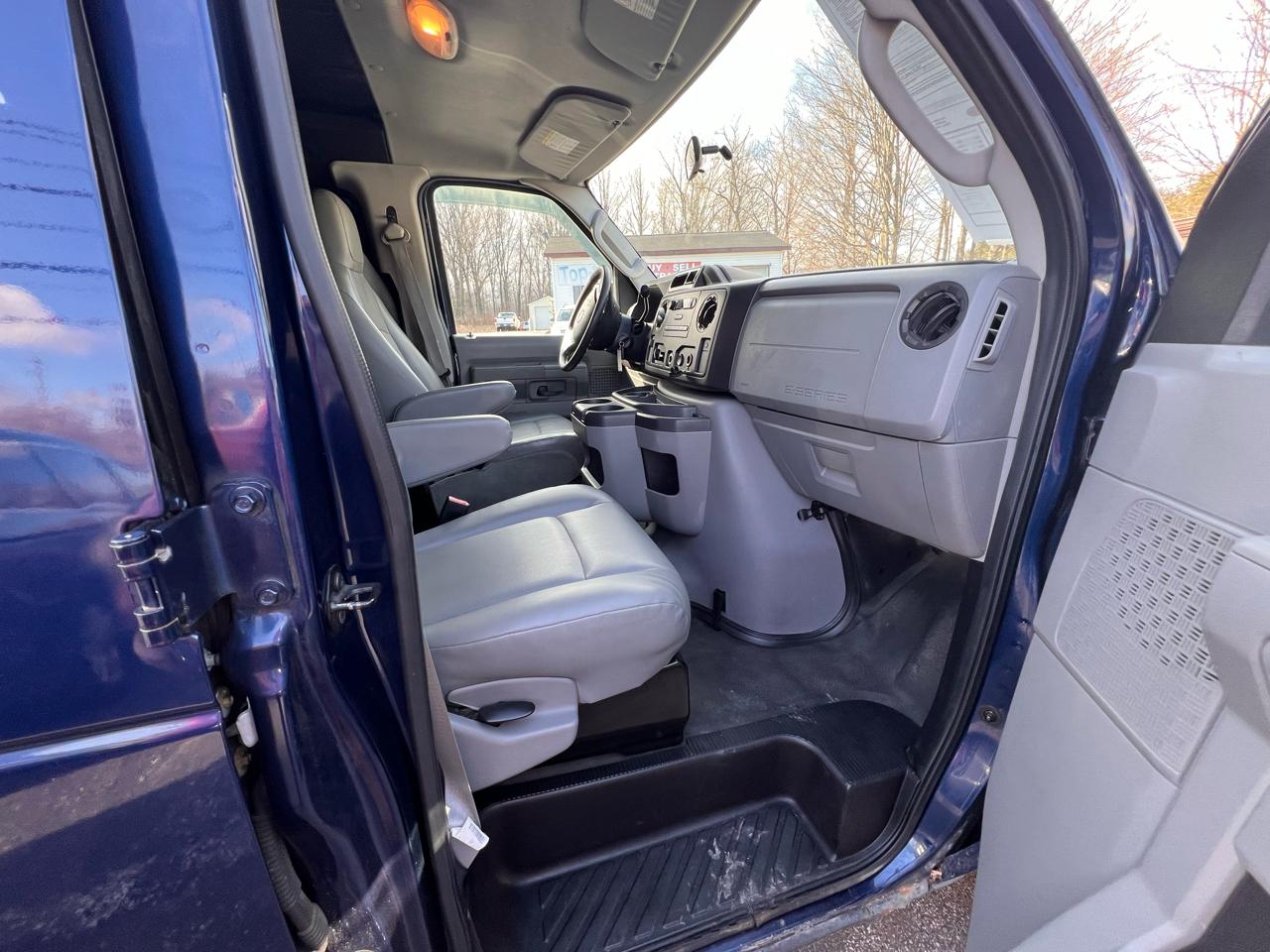 Ford Econoline Cargo Van E-150 Recreational 2011