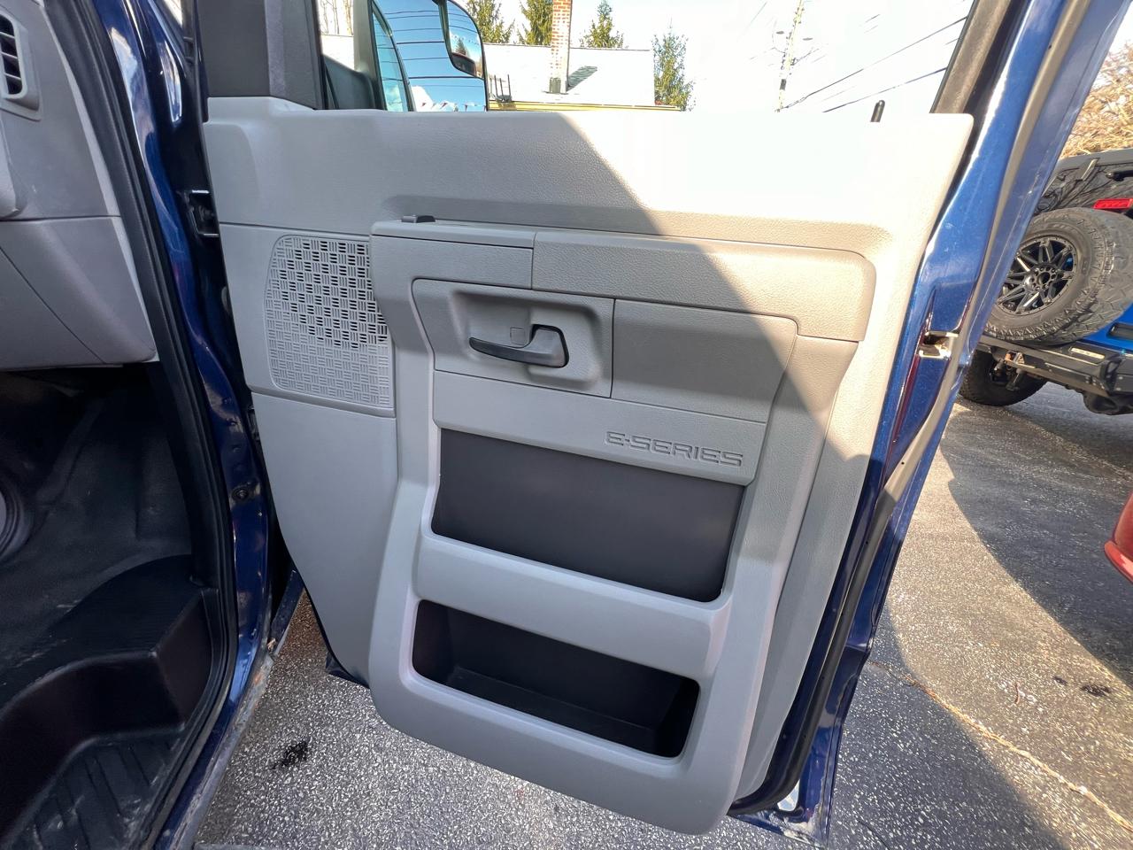 Ford Econoline Cargo Van E-150 Recreational 2011