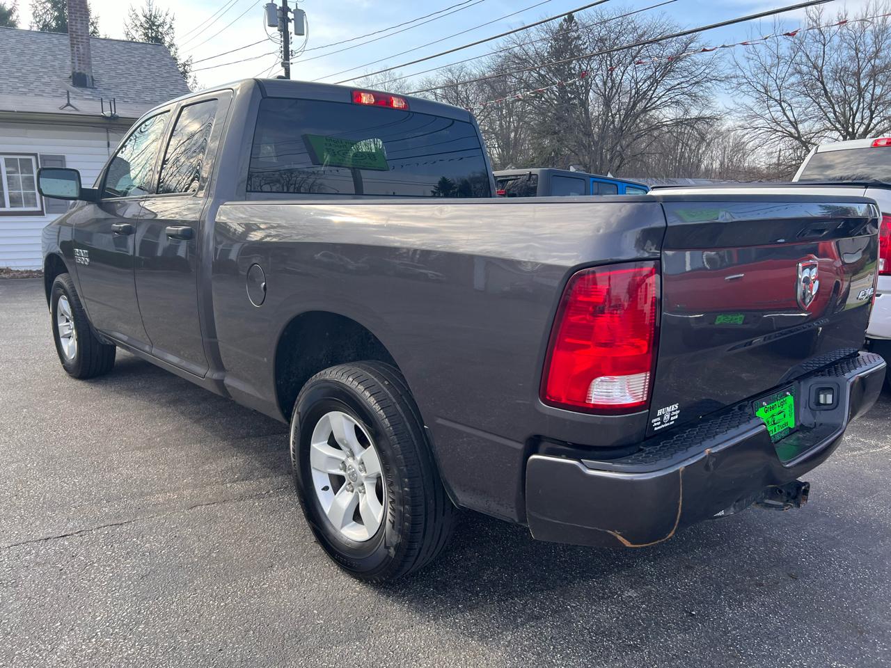 RAM 1500 Express 4x4 Quad Cab 6'4" Box 2018