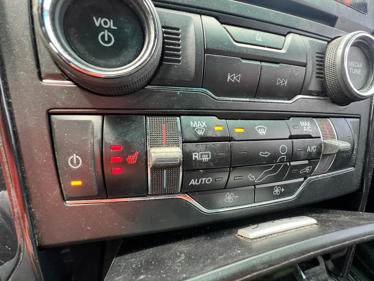 Ford Explorer 4WD 4dr XLT 2016