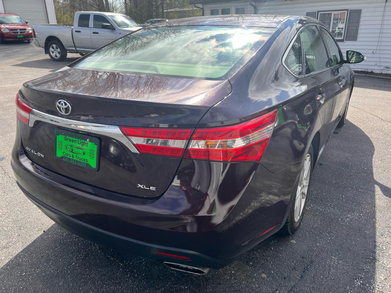 Toyota Avalon 4dr Sdn XLE Premium (Natl) 2013
