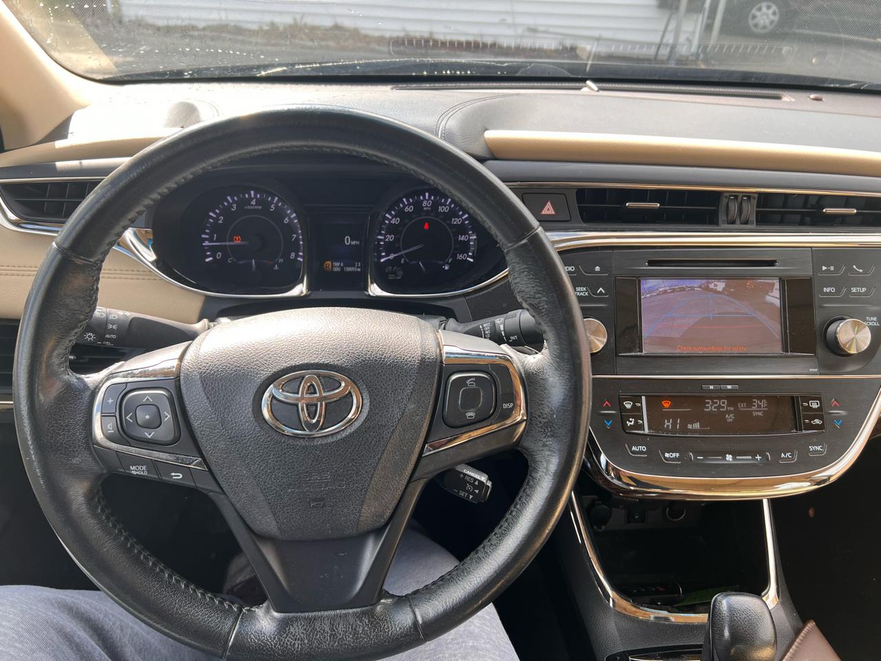 Toyota Avalon 4dr Sdn XLE Premium (Natl) 2013