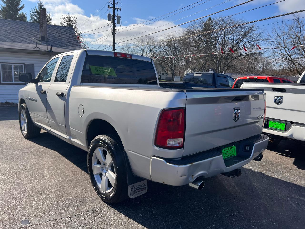 RAM 1500 4WD Quad Cab 140.5" Express 2012