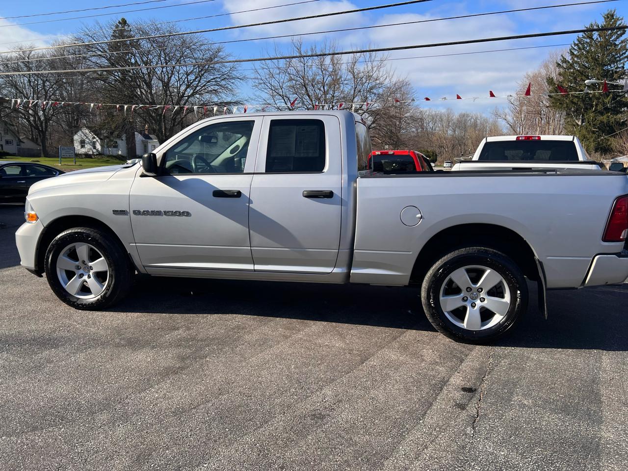 RAM 1500 4WD Quad Cab 140.5" Express 2012
