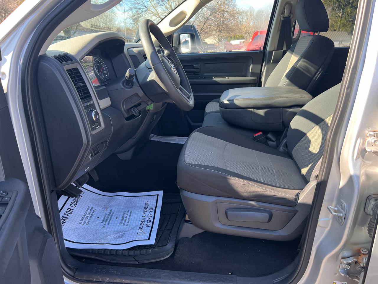 RAM 1500 4WD Quad Cab 140.5" Express 2012