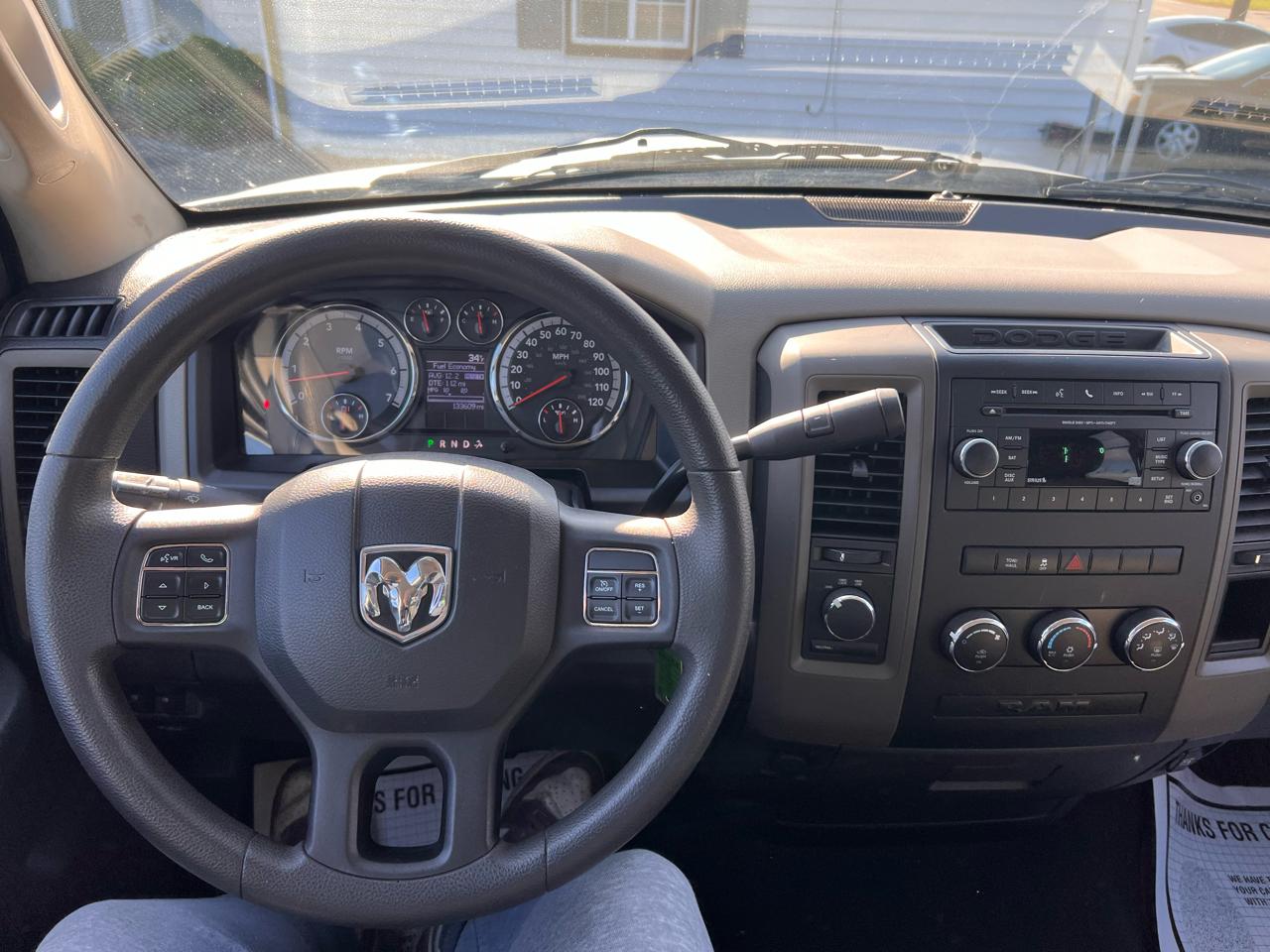 RAM 1500 4WD Quad Cab 140.5" Express 2012