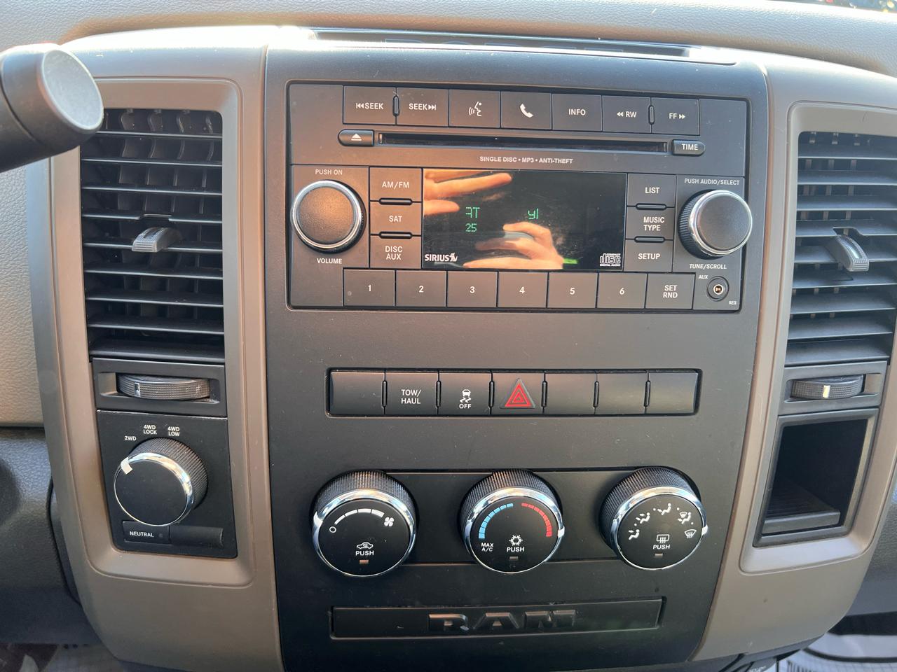 RAM 1500 4WD Quad Cab 140.5" Express 2012