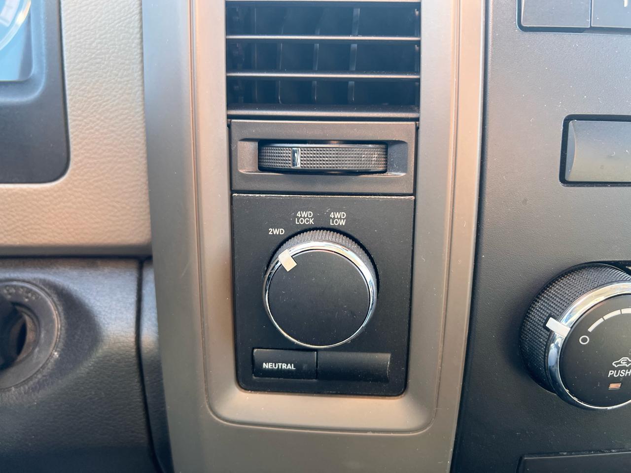 RAM 1500 4WD Quad Cab 140.5" Express 2012