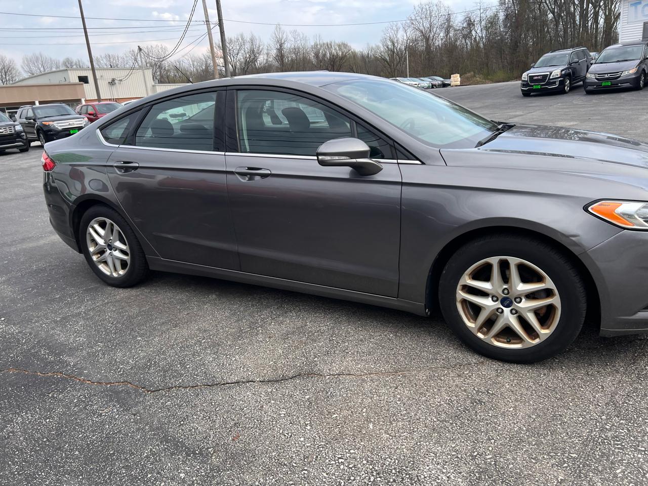 Ford Fusion 4dr Sdn SE FWD 2014
