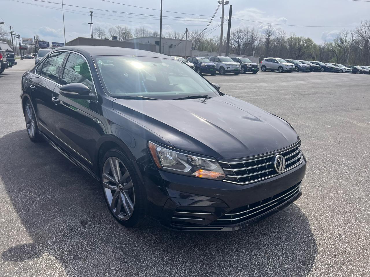 Volkswagen Passat R-Line w/Comfort Pkg Auto 2017