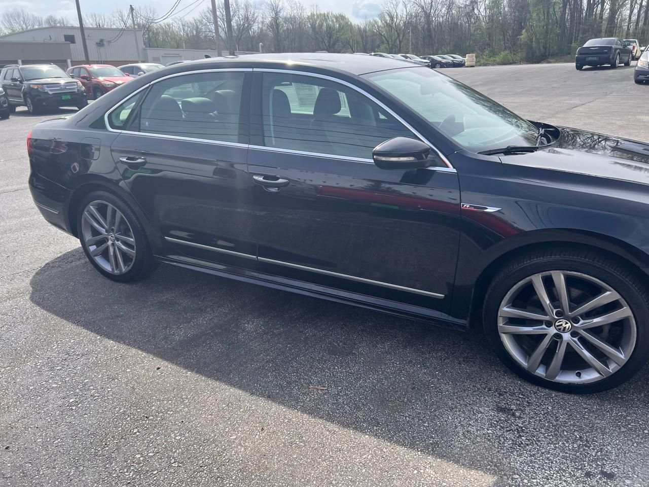Volkswagen Passat R-Line w/Comfort Pkg Auto 2017