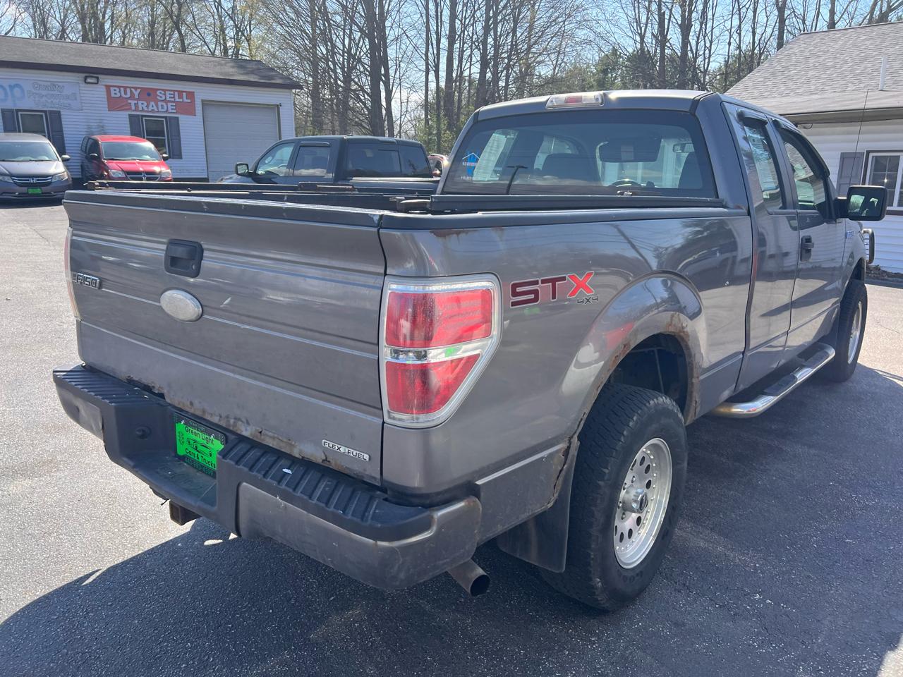 Ford F-150 4WD SuperCab 145" XLT 2011