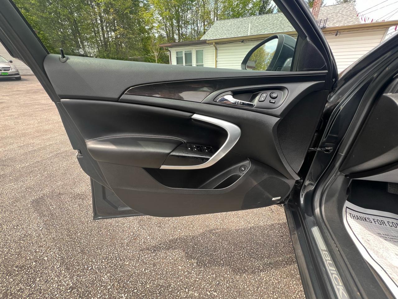 Buick Regal 4dr Sdn Premium II AWD 2016
