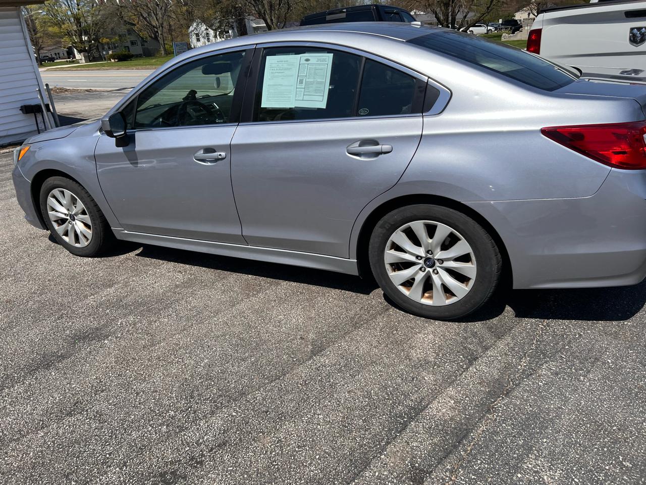 Subaru Legacy 4dr Sdn 2.5i Premium 2015