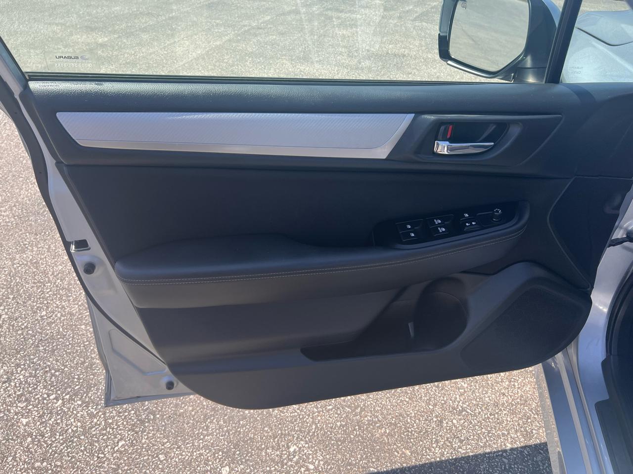 Subaru Legacy 4dr Sdn 2.5i Premium 2015