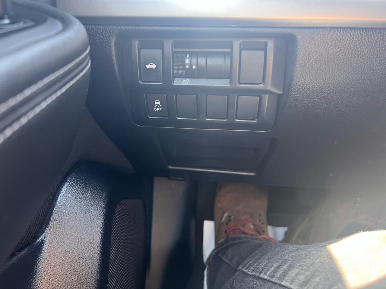 Subaru Legacy 4dr Sdn 2.5i Premium 2015