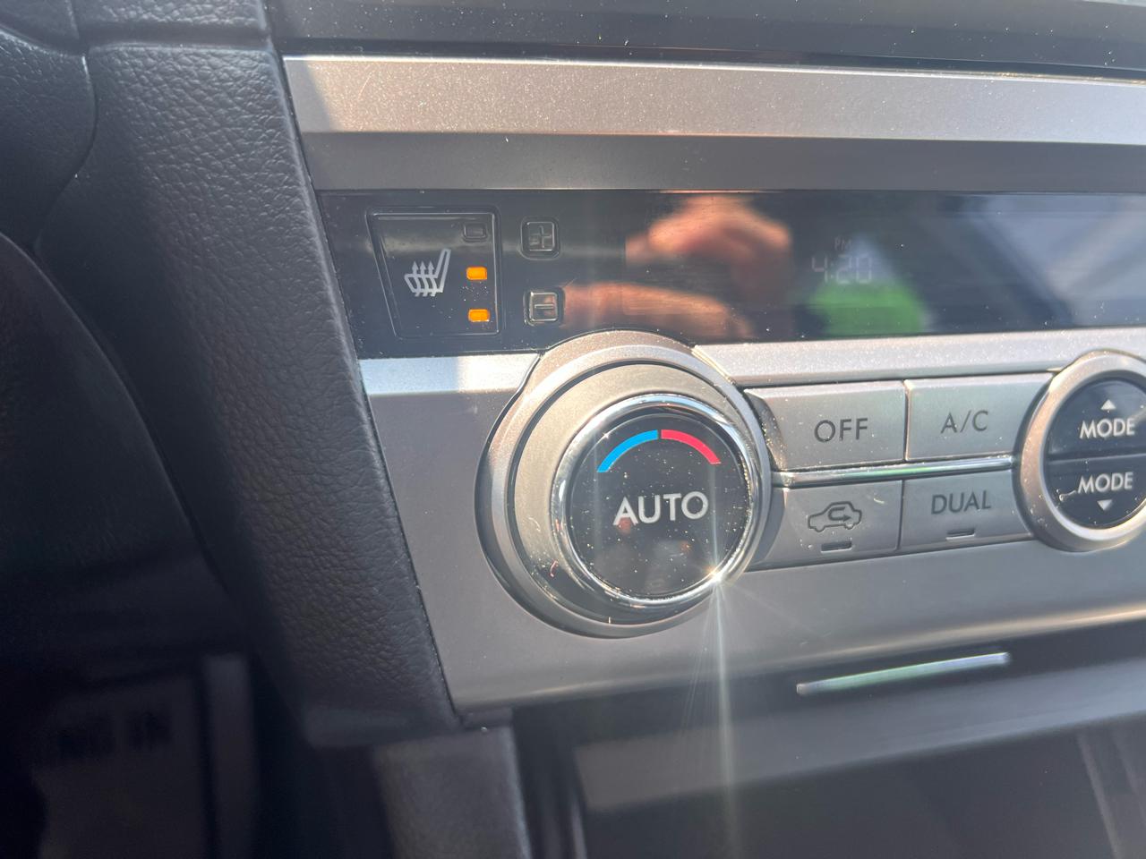 Subaru Legacy 4dr Sdn 2.5i Premium 2015