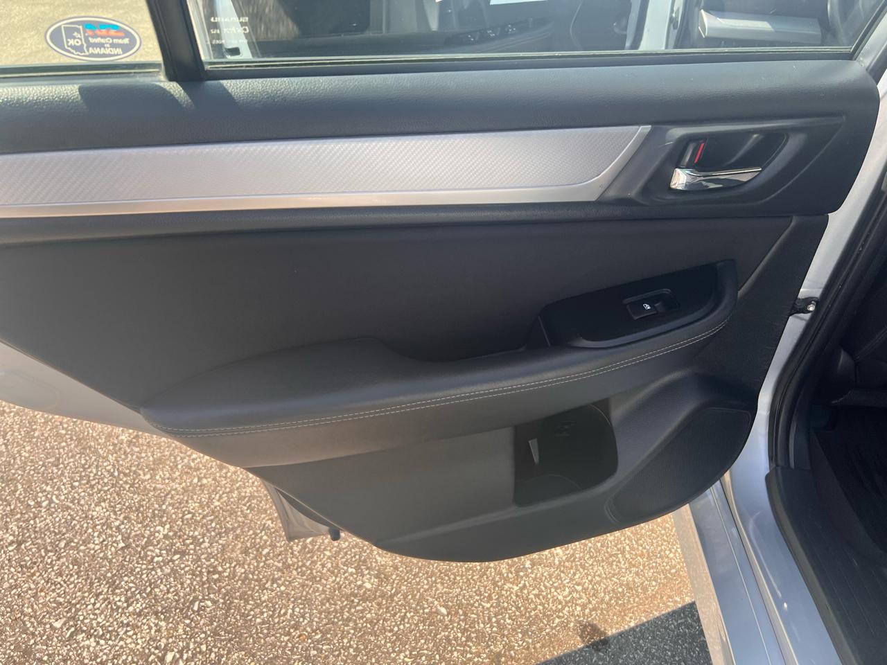 Subaru Legacy 4dr Sdn 2.5i Premium 2015