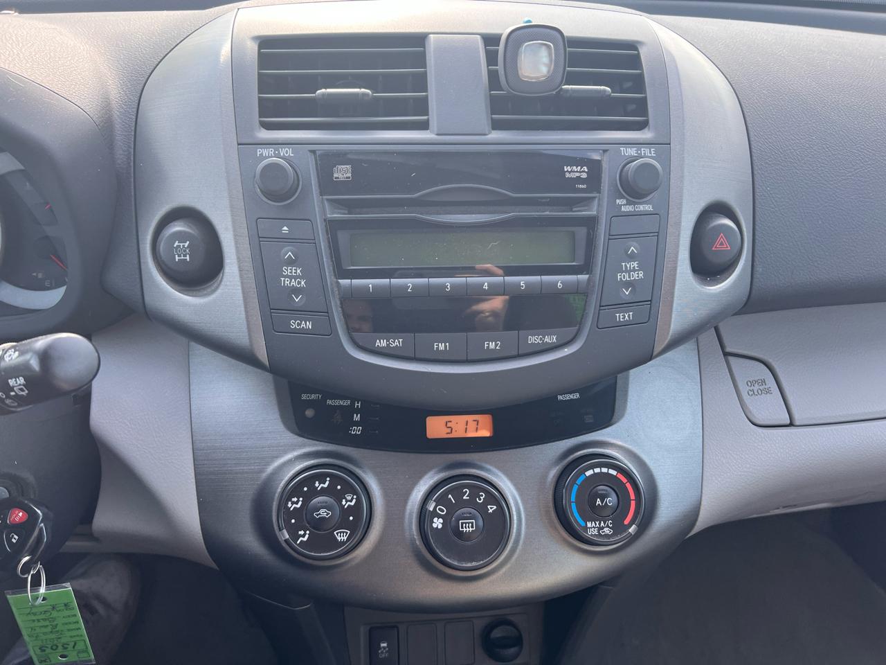 Toyota RAV4 4WD 4dr 4-cyl 4-Spd AT (Natl) 2011