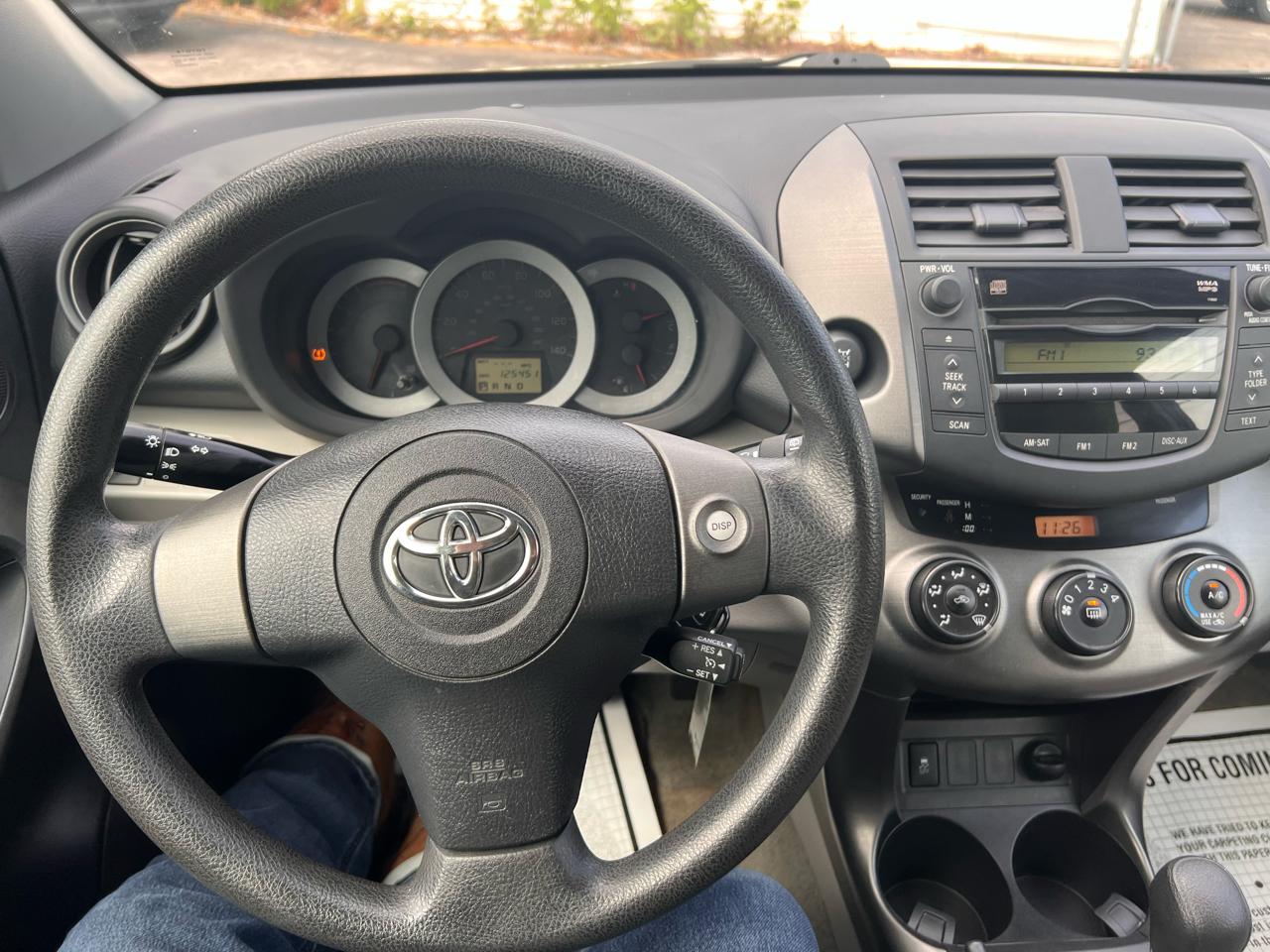 Toyota RAV4 4WD 4dr 4-cyl 4-Spd AT (Natl) 2011
