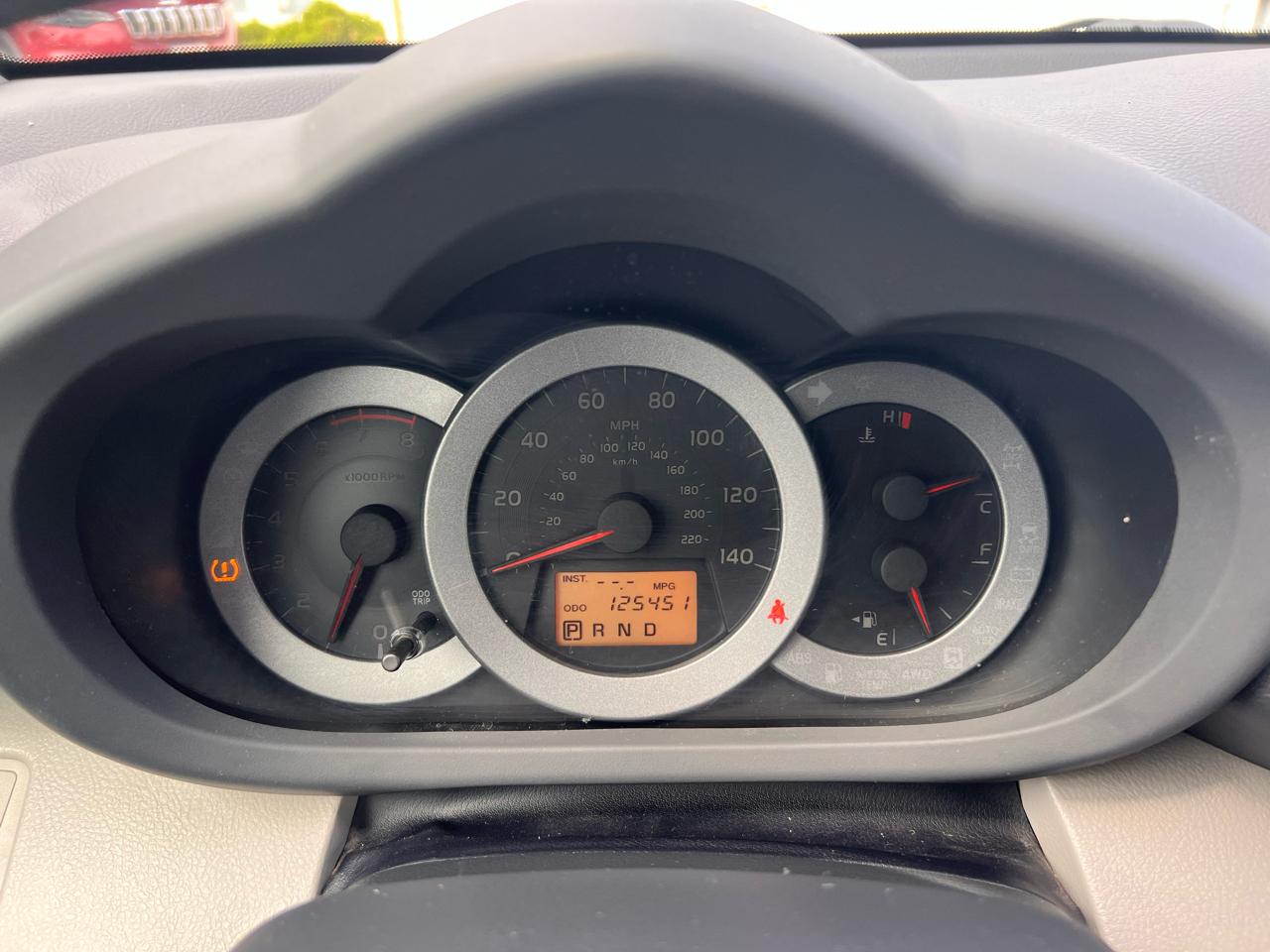 Toyota RAV4 4WD 4dr 4-cyl 4-Spd AT (Natl) 2011